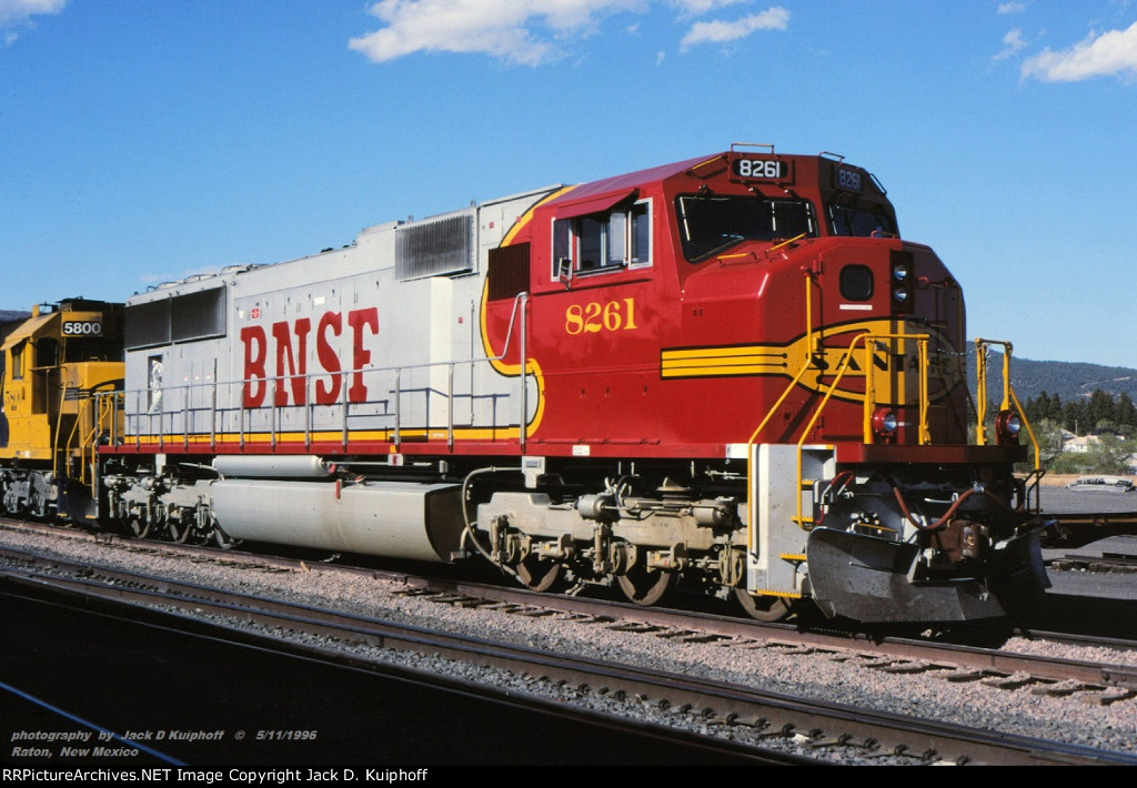 BNSF 8261, Raton, NM. 5-11-1996